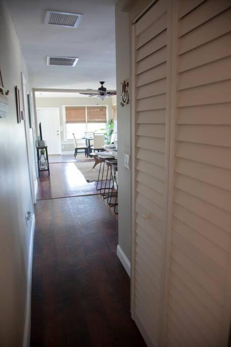 Two Bedroom Ranch With Private Deck Close To Beach Lake Worth Beach Ngoại thất bức ảnh