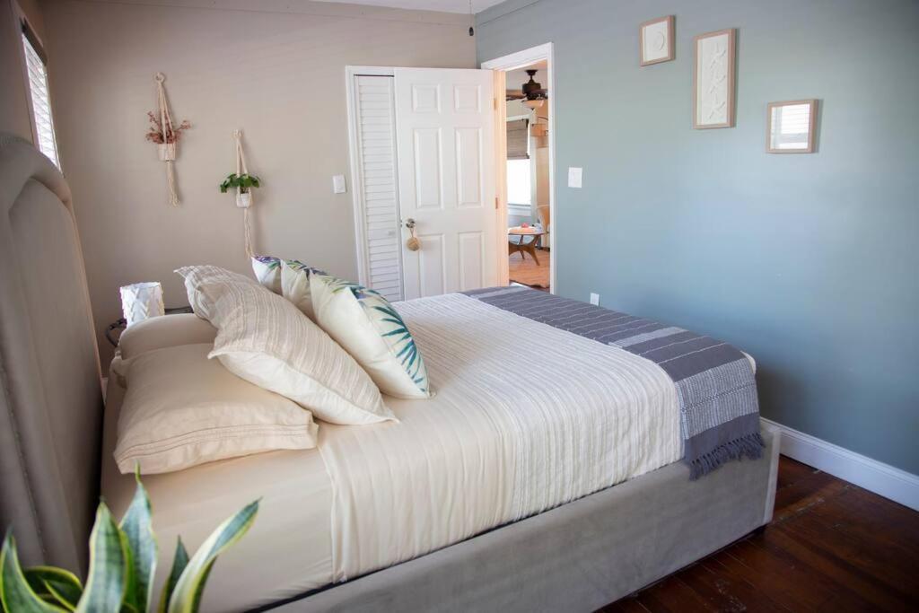 Two Bedroom Ranch With Private Deck Close To Beach Lake Worth Beach Ngoại thất bức ảnh