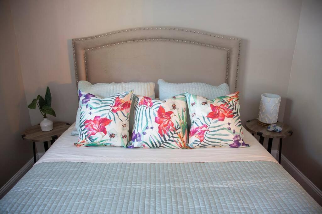 Two Bedroom Ranch With Private Deck Close To Beach Lake Worth Beach Ngoại thất bức ảnh
