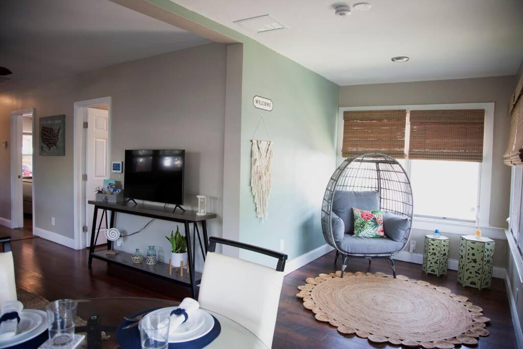 Two Bedroom Ranch With Private Deck Close To Beach Lake Worth Beach Ngoại thất bức ảnh